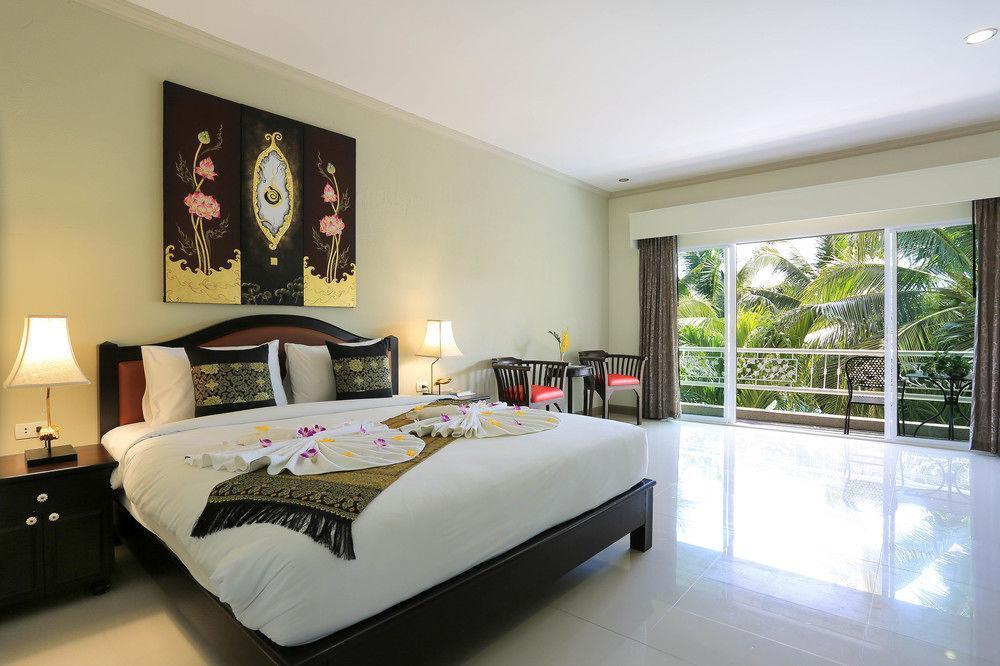 Naka Resort Pantai Kamala Luaran gambar