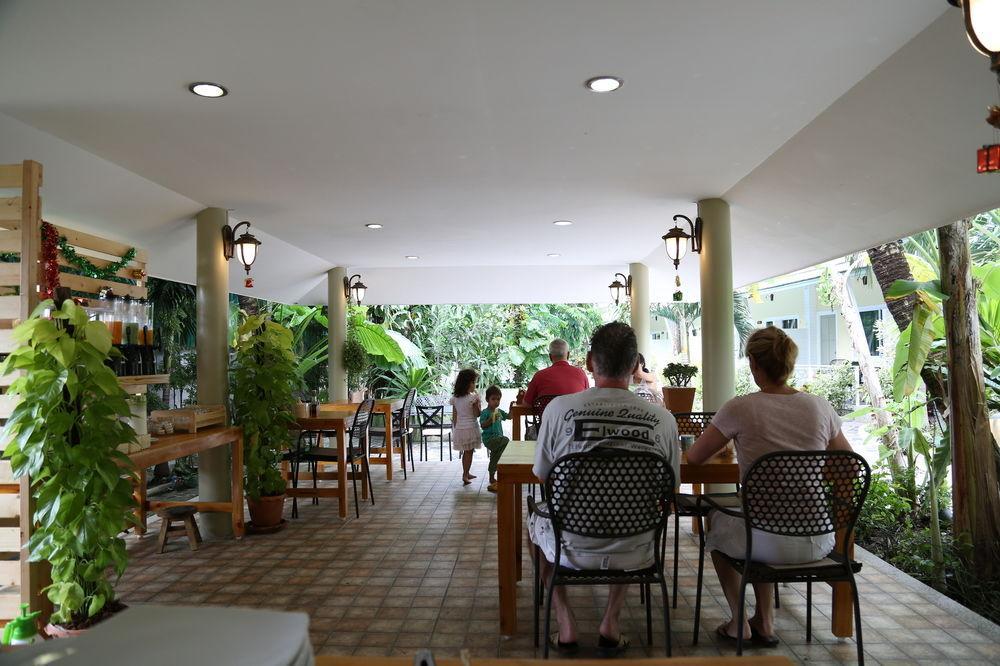 Naka Resort Pantai Kamala Luaran gambar