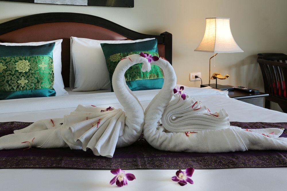 Naka Resort Pantai Kamala Luaran gambar