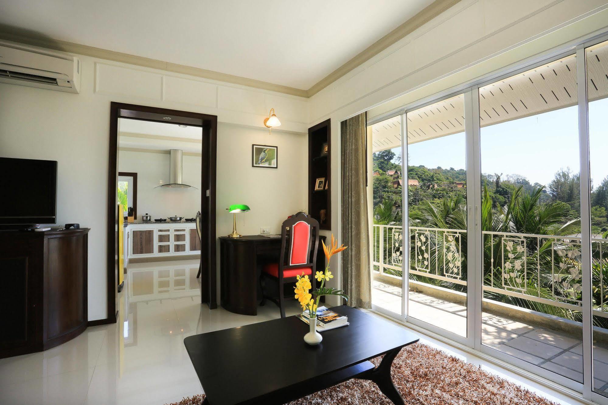 Naka Resort Pantai Kamala Luaran gambar