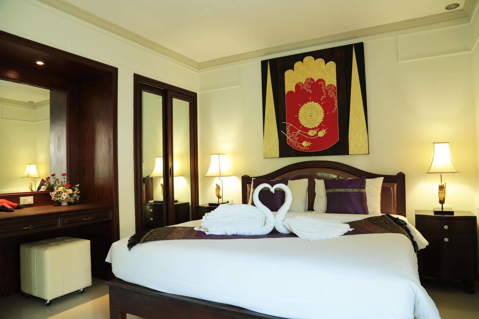 Naka Resort Pantai Kamala Luaran gambar