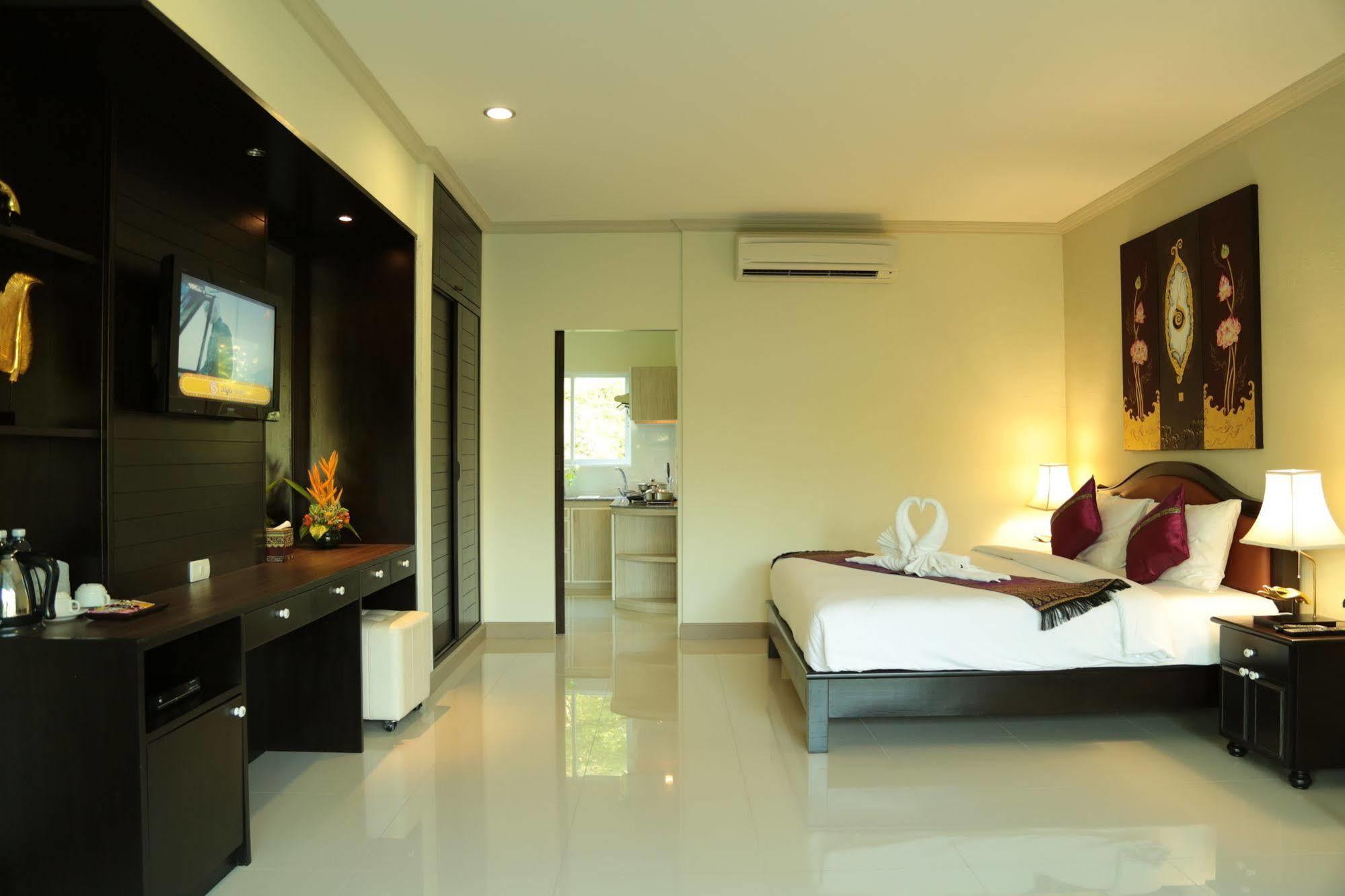 Naka Resort Pantai Kamala Luaran gambar