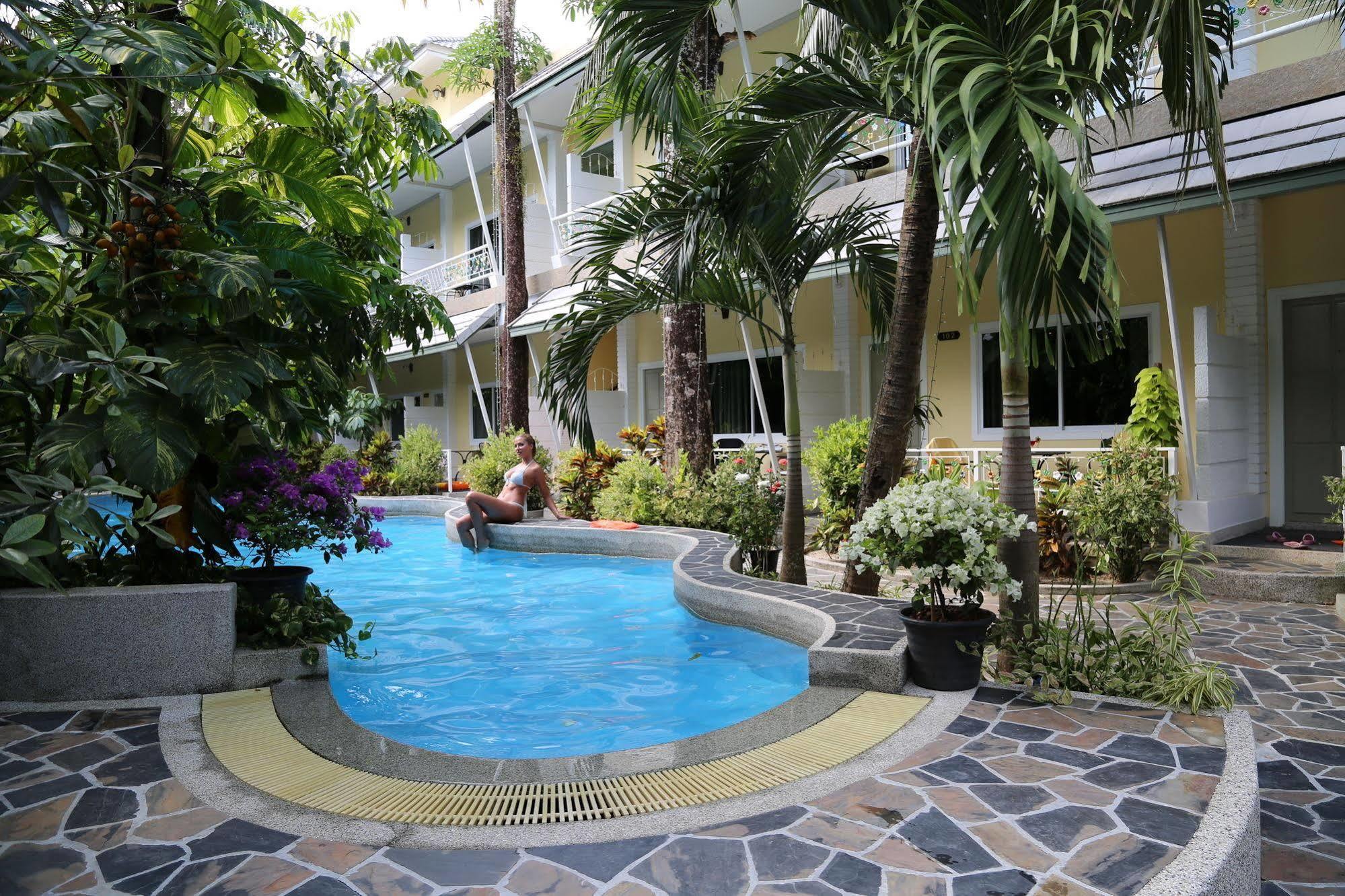 Naka Resort Pantai Kamala Luaran gambar