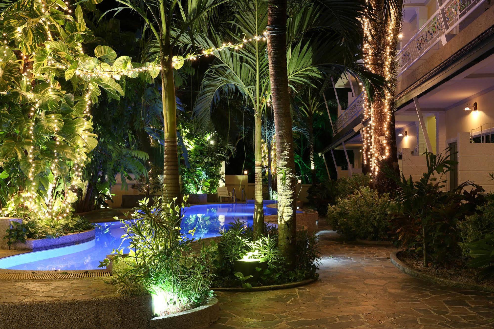 Naka Resort Pantai Kamala Luaran gambar