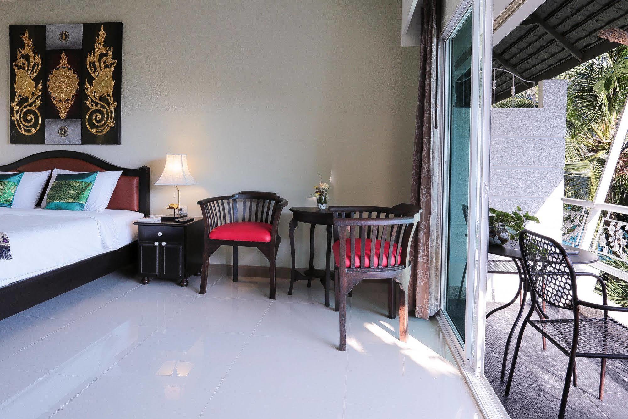 Naka Resort Pantai Kamala Luaran gambar